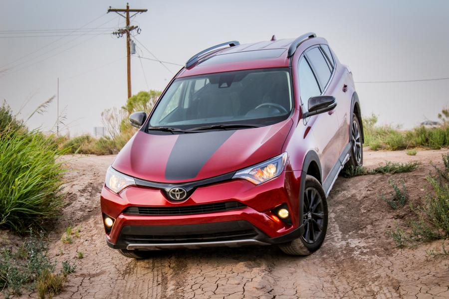  Toyota RAV4 Adventure 2017 года  (NA) (фото 18 из 21)